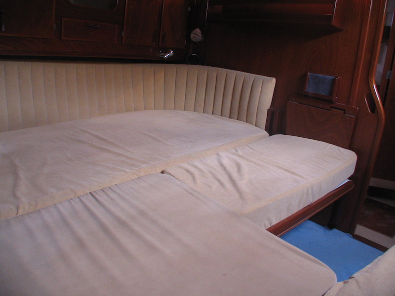  Amel Super Maramu 2000 Aft Cabin 