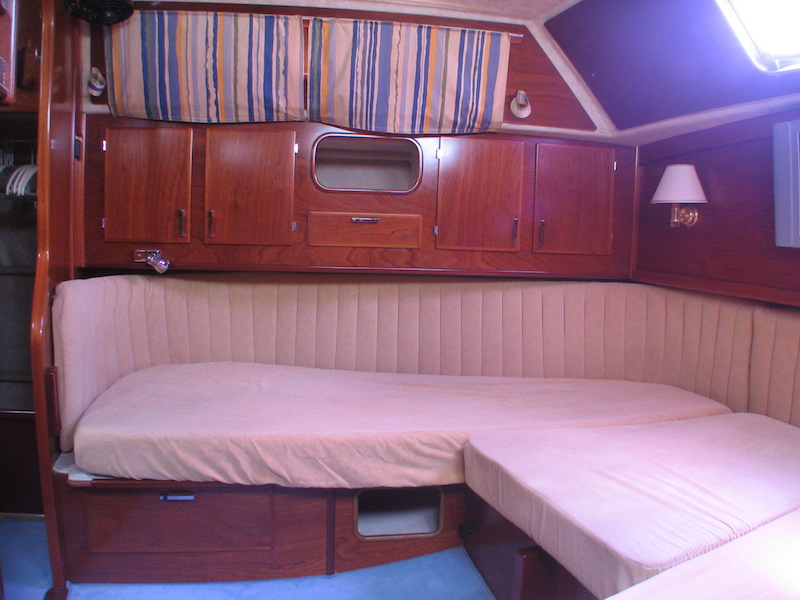  Amel Super Maramu 2000 Aft Cabin 