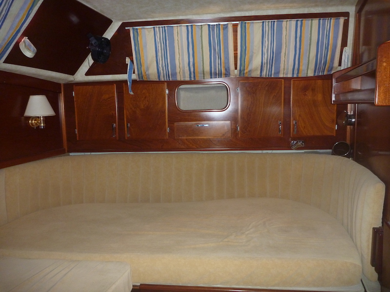  Amel Super Maramu 2000 Aft Cabin 