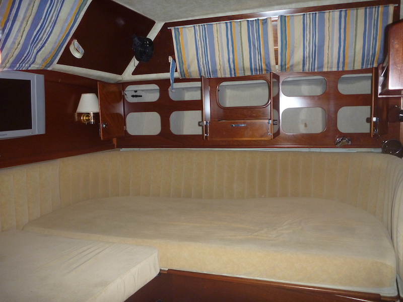  Amel Super Maramu 2000 Aft Cabin 