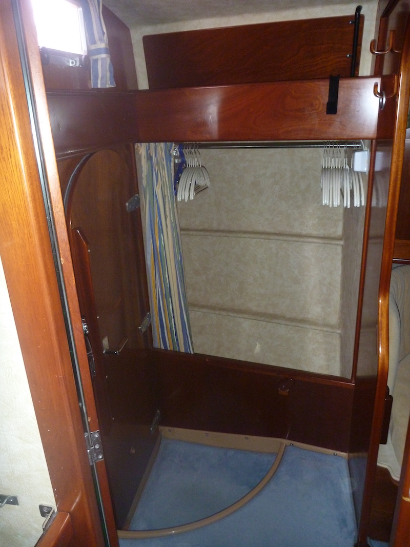  Amel Super Maramu 2000 Aft closet 