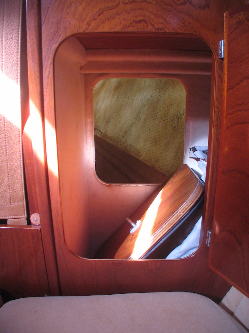  Amel Super Maramu 2000 Forward Cabin 