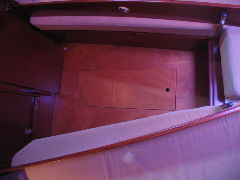  Amel Super Maramu 2000 Forward Cabin 