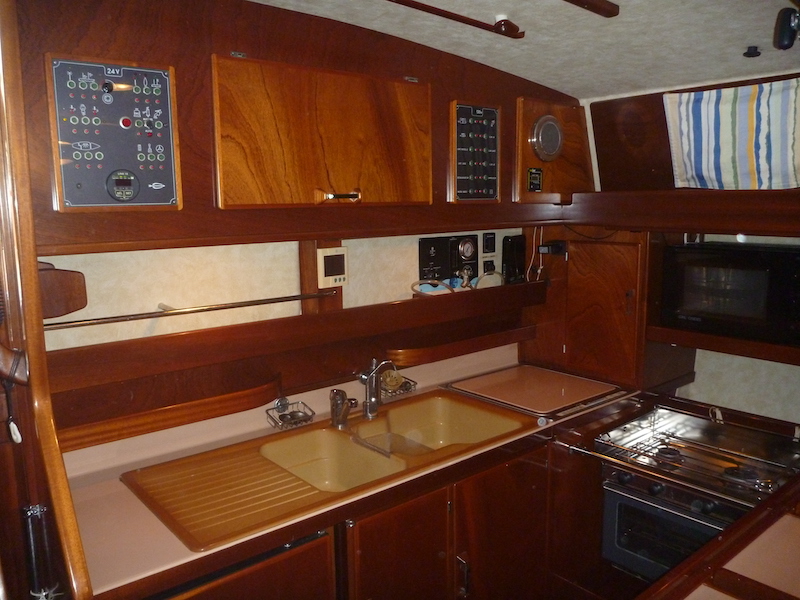  Amel Super Maramu 2000 Galley 